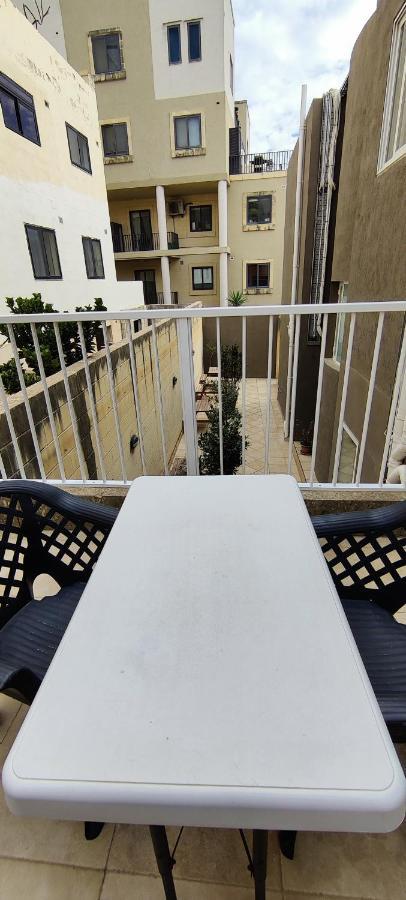 Villa Arjuza - Private Self Catering Bedrooms With Bathroom Is-Swieqi Exterior foto