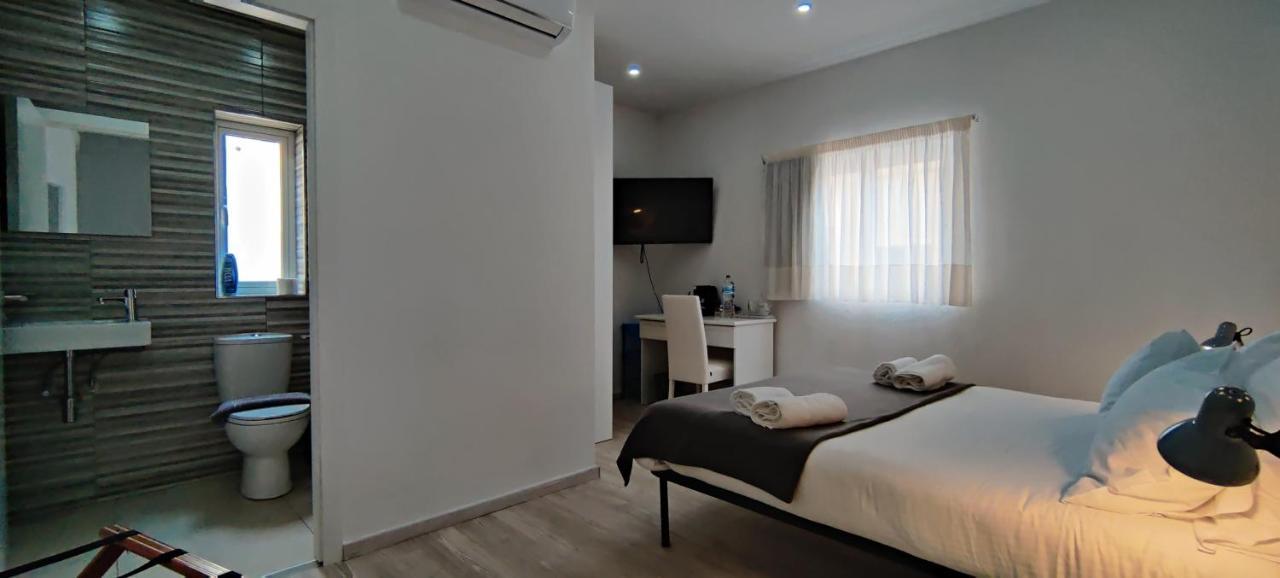 Villa Arjuza - Private Self Catering Bedrooms With Bathroom Is-Swieqi Exterior foto